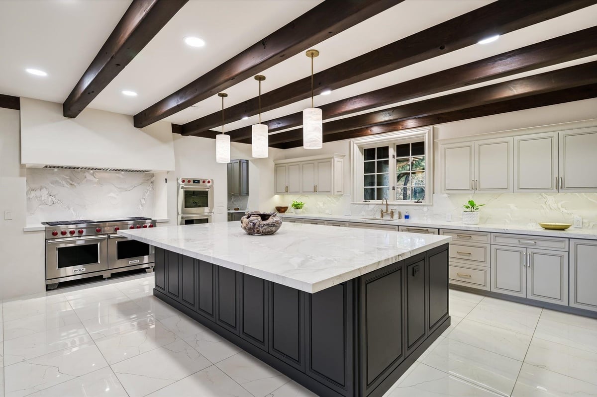 Living area at 601 Southriver - 5 bed 5 bath home