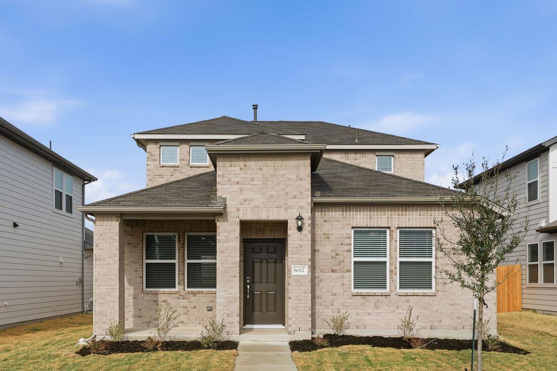 View 6012 Alfred Acres Dr in Longview 6012 Alfred Acres Dr - front exterior - Luxury home in Longview, Del Valle, TX