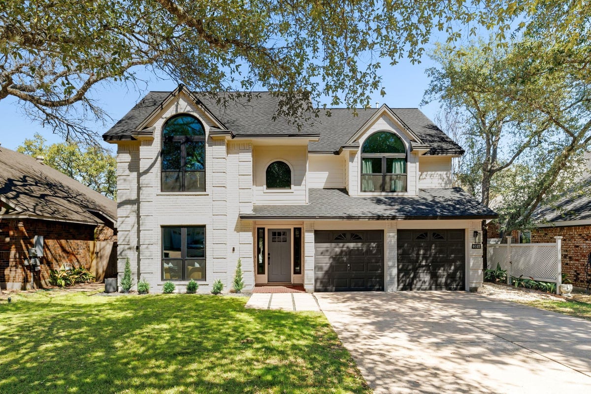 View 6012 La Naranja LN in Village At Western Oaks Sec 13 6012 La Naranja LN - property photo 1 - Luxury home in Village At Western Oaks Sec 13, Austin, TX
