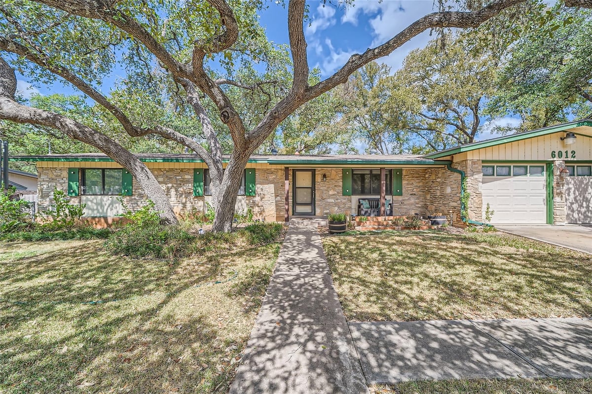 View 6012 Oakclaire DR in Oak Park Resub Sec 02 & Sec 03 6012 Oakclaire DR - front exterior - Luxury home in Oak Park Resub Sec 02 & Sec 03, Austin, TX