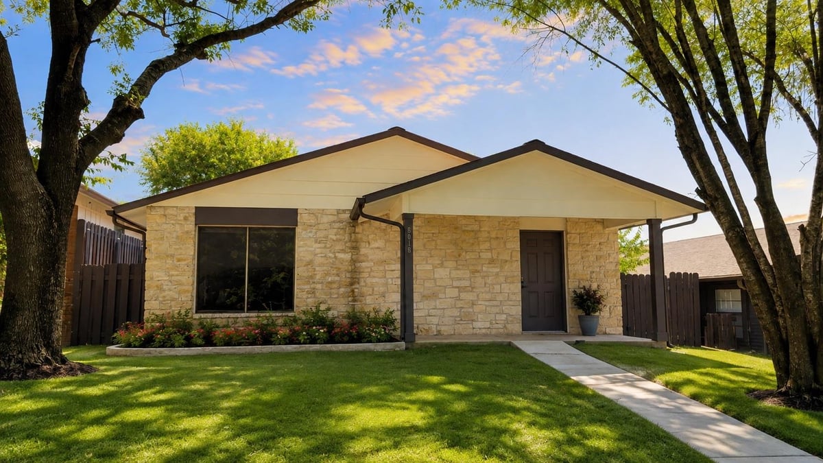 View 6016 Signal PT in Meadows At Trinity Crossing Ph 02-B-1 6016 Signal PT - property photo 1 - Luxury home in Meadows At Trinity Crossing Ph 02-B-1, Austin, TX