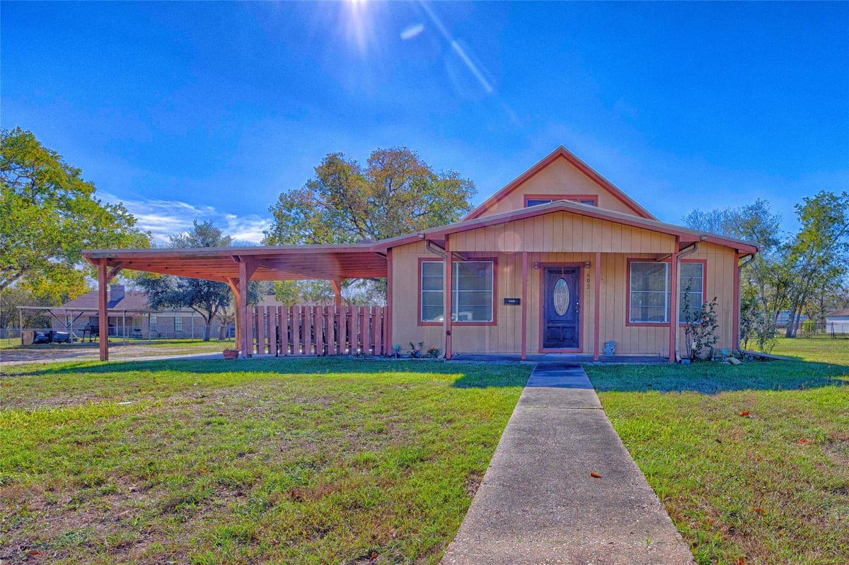 View 602 E Post Office ST in Weimar 602 E Post Office ST - property photo 1 - Luxury home in Weimar, Weimar, TX