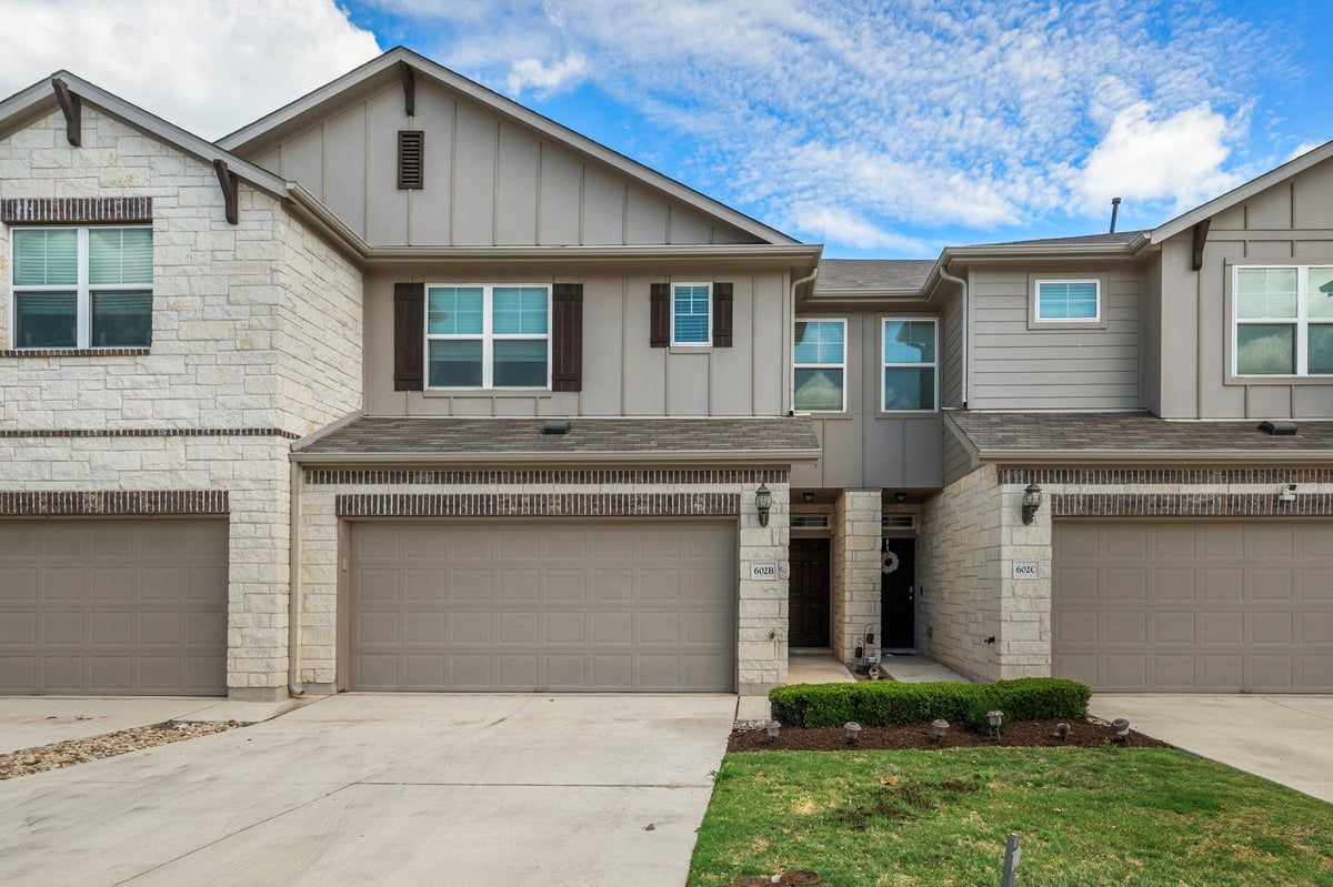 View 602 Knopper St Unit #B in Cardinal Crossing 602 Knopper St Unit #B - property photo 1 - Luxury home in Cardinal Crossing, Pflugerville, TX