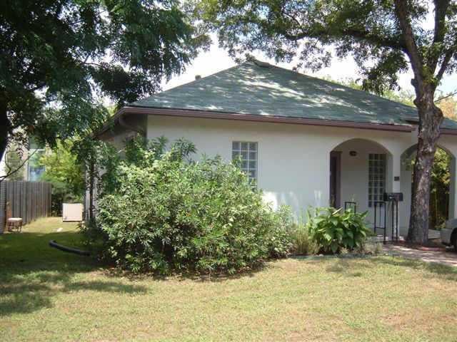 View 602 W Annie St in Bouldin D W 602 W Annie St - property photo 1 - Luxury home in Bouldin D W, Austin, TX