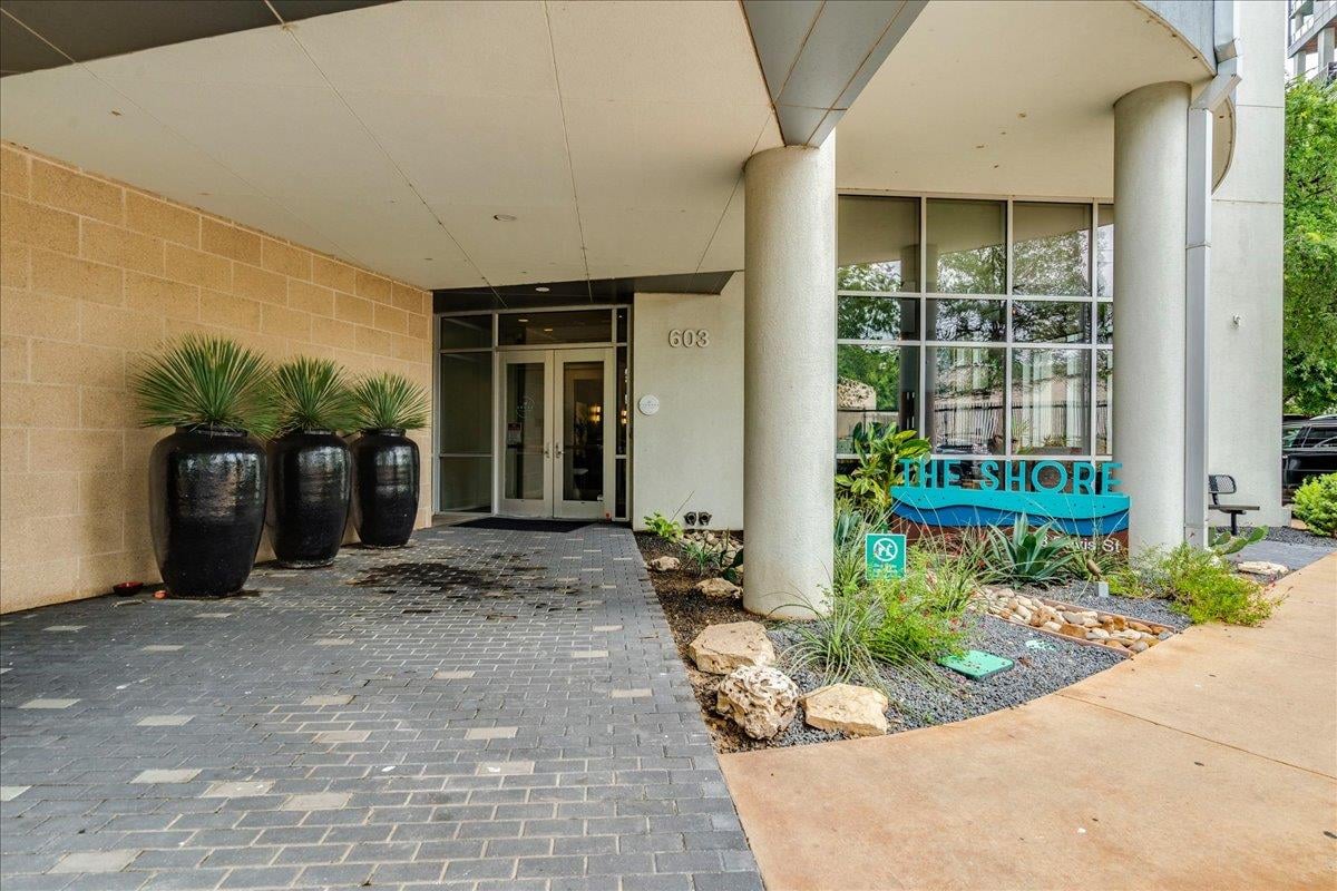 View 603 Davis ST Unit #1704 in Shore A Condo Amd The 603 Davis ST Unit #1704 - front exterior - Luxury home in Shore A Condo Amd The, Austin, TX