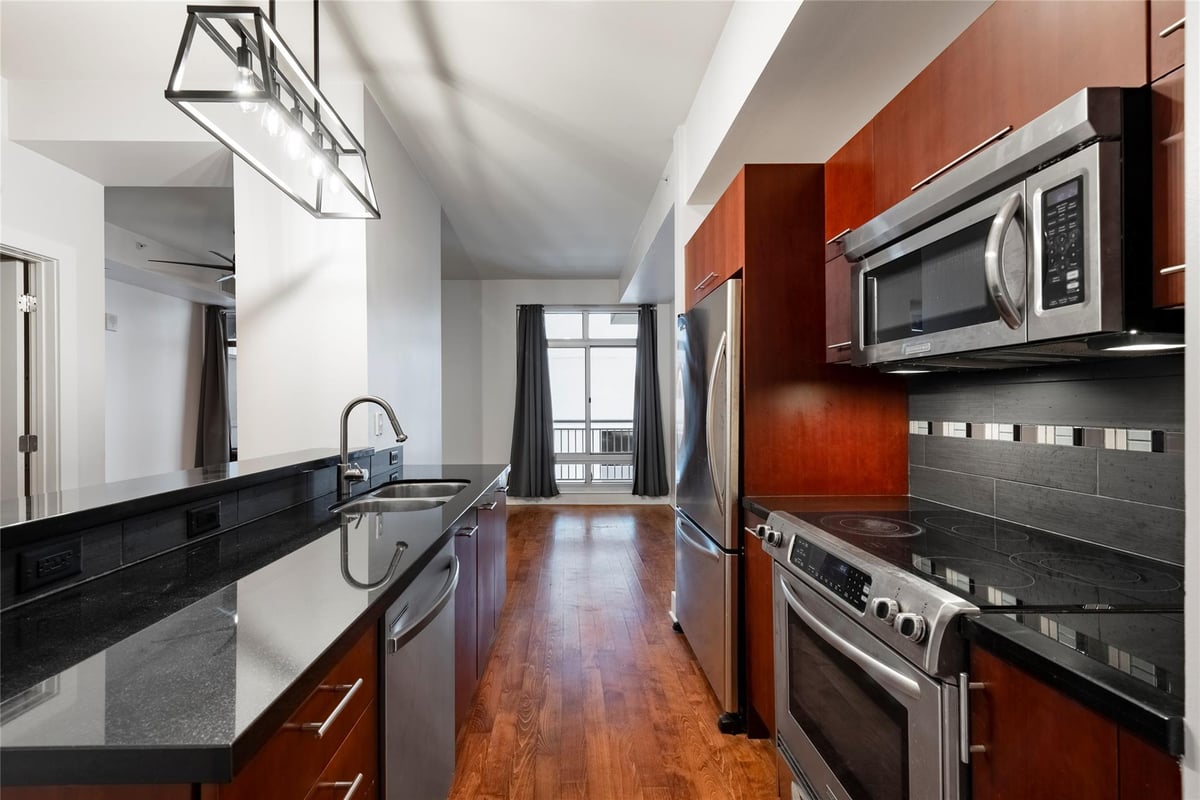 603 Davis ST Unit #708 - property photo 1 - Luxury home in Shore A Condo Amd The, Austin, TX