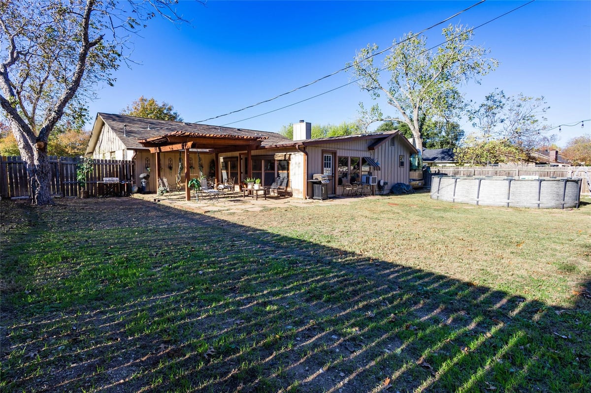 Primary bedroom at 603 Parkview Dr - 4 bed 3 bath home