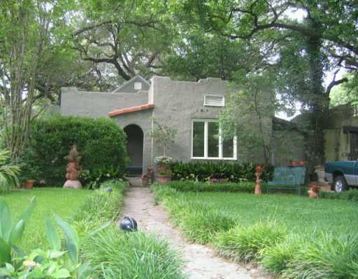 View 603 Pecan Grove Rd in Woodlawn Addn 603 Pecan Grove Rd - front exterior - Luxury home in Woodlawn Addn, Austin, TX