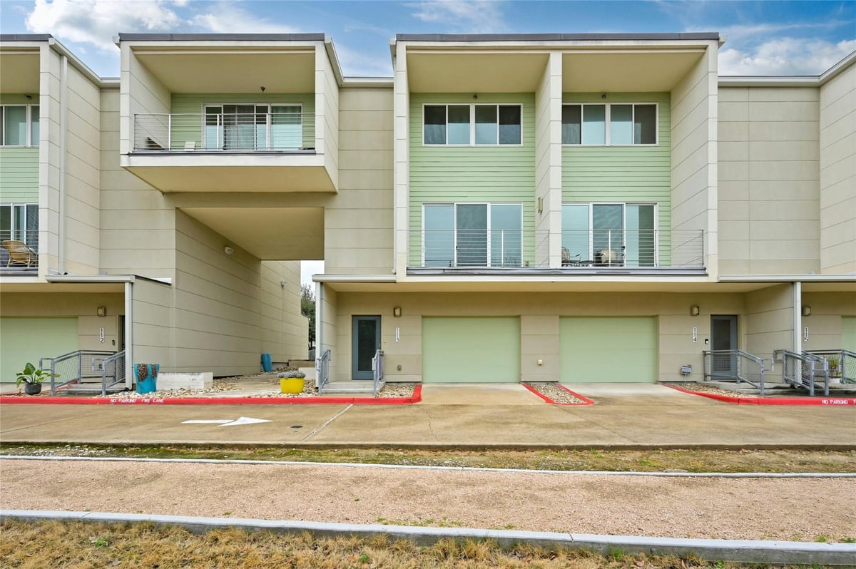 View 604 N Bluff Dr Unit #113 in SKYBRIDGE LOFTS 604 N Bluff Dr Unit #113 - front exterior - Luxury home in SKYBRIDGE LOFTS, Austin, TX