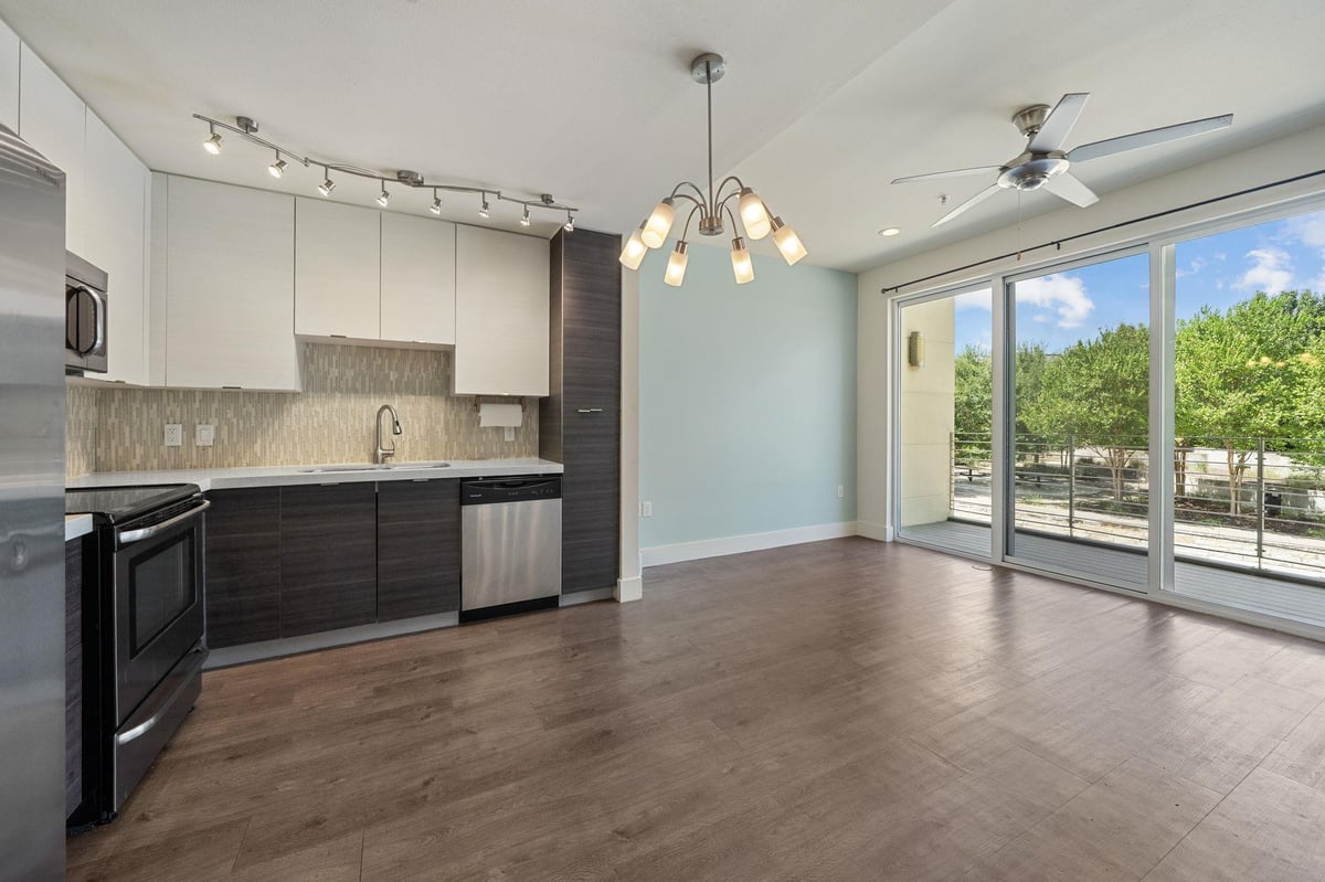 View 604 N Bluff Dr Unit #214 in Skybridge Lofts Amd 604 N Bluff Dr Unit #214 - front exterior - Luxury home in Skybridge Lofts Amd, Austin, TX