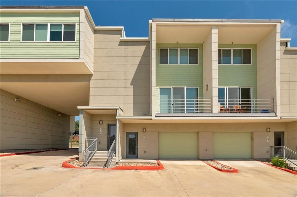View 604 N Bluff Dr Unit #238 in Skybridge Lofts Amd 604 N Bluff Dr Unit #238 - front exterior - Luxury home in Skybridge Lofts Amd, Austin, TX