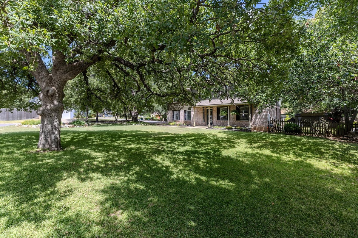 View 604 Post Oak CIR in Quarry Oaks 604 Post Oak CIR - front exterior - Luxury home in Quarry Oaks, Cedar Park, TX