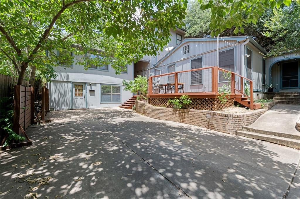 View 604 Pressler ST in Smoot 604 Pressler ST - front exterior - Luxury home in Smoot, Austin, TX