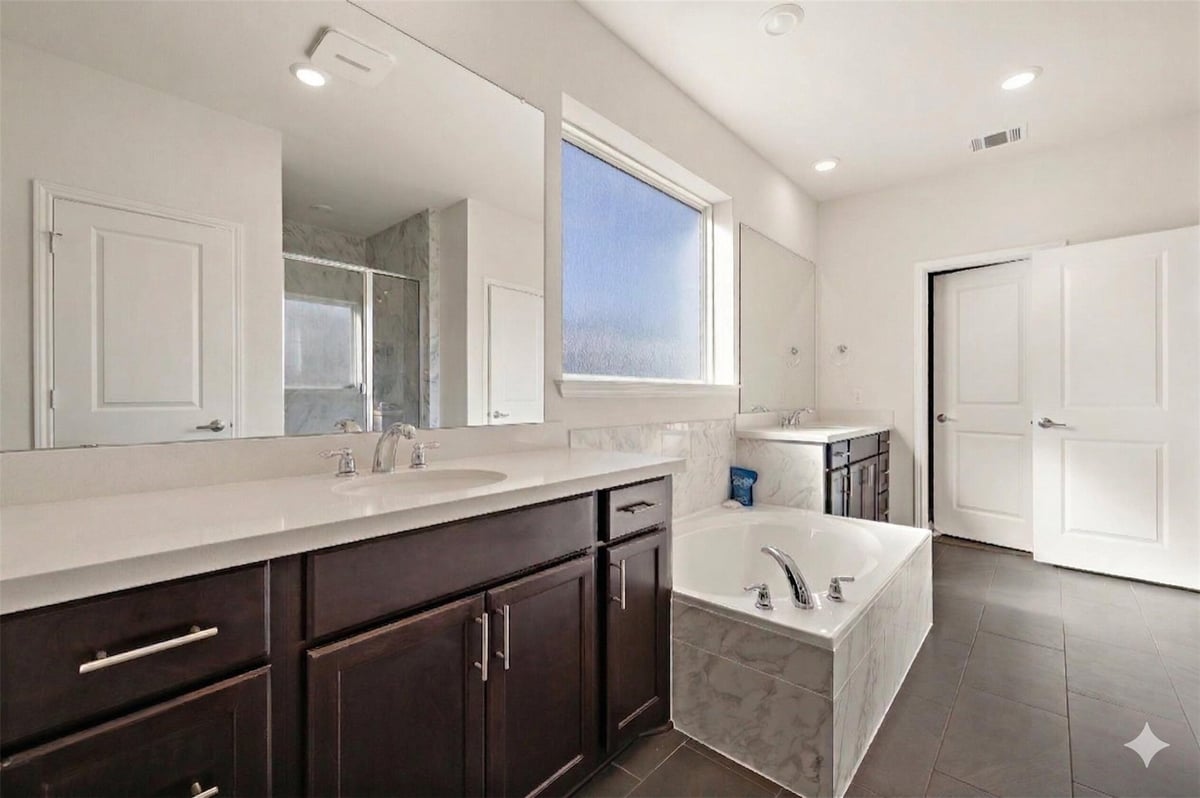 Bathroom at 604 Spindrift Ln - 6 bed 5 bath home