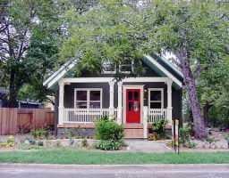 View 604 West Annie in BOULDIN D W 604 West Annie - property photo 1 - Luxury home in BOULDIN D W, Austin, TX