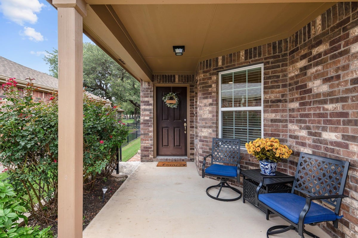 605 Chambers Creek CT - front exterior - Luxury home in Sun City Neighborhoods Eighty-One & E, Georgetown, TX