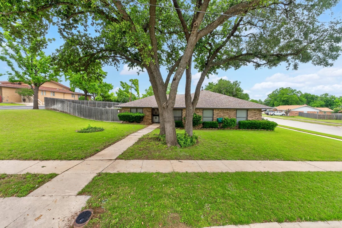 View 605 E Mary Jane DR in Jasper Heights 8th Rep Lts 605 E Mary Jane DR - front exterior - Luxury home in Jasper Heights 8th Rep Lts, Killeen, TX