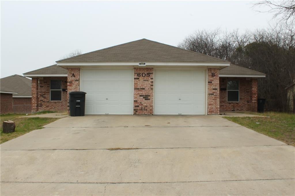 View 605 Gilmer ST 605 Gilmer ST - front exterior - Luxury home in Killeen, TX