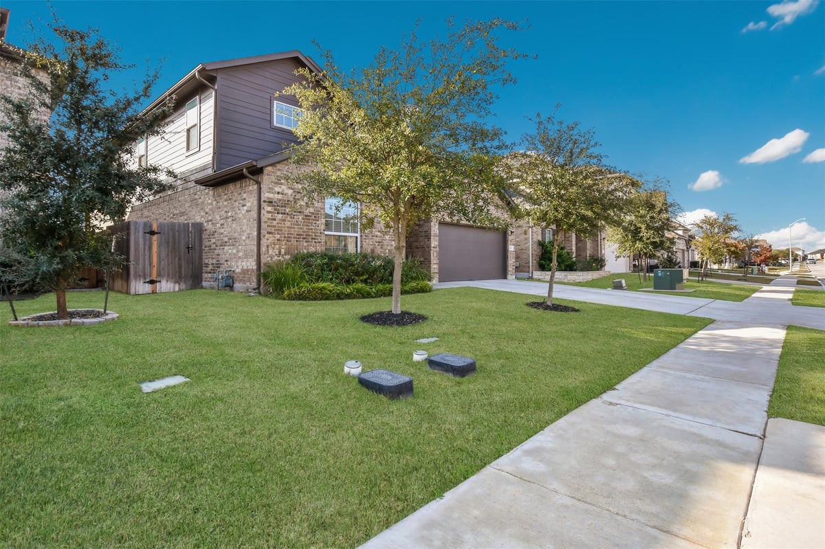 Living area at 605 Oleander Loop - 4 bed 3 bath home