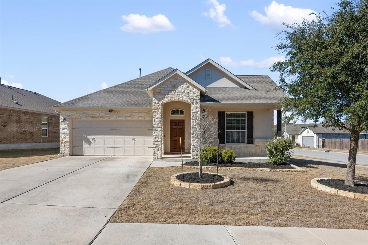 View 605 Palmilla St in Oak Creek Ph 2 605 Palmilla St - front exterior - Luxury home in Oak Creek Ph 2, Leander, TX