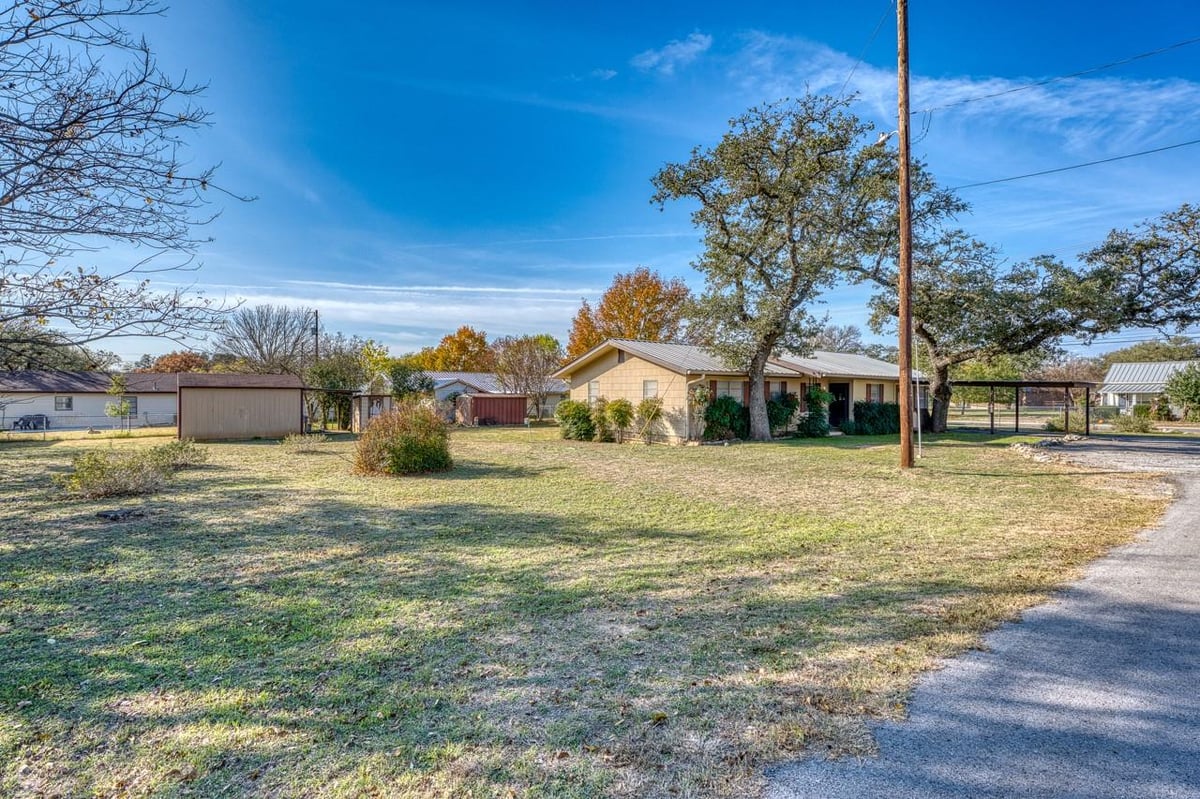 View 605 W Ash Dr in N/A 605 W Ash Dr - front exterior - Luxury home in N/A, Johnson City, TX
