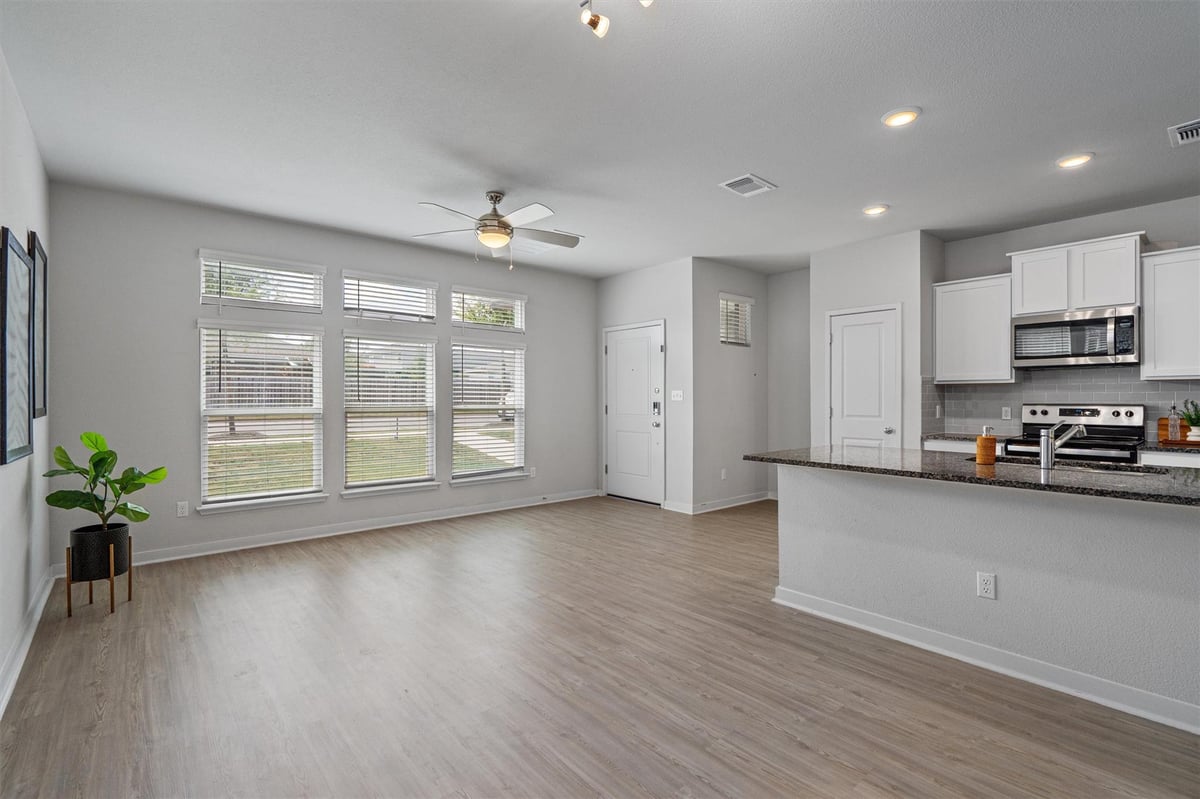 Living area at 605 W South St Unit #32 - 6 bed 4 bath home