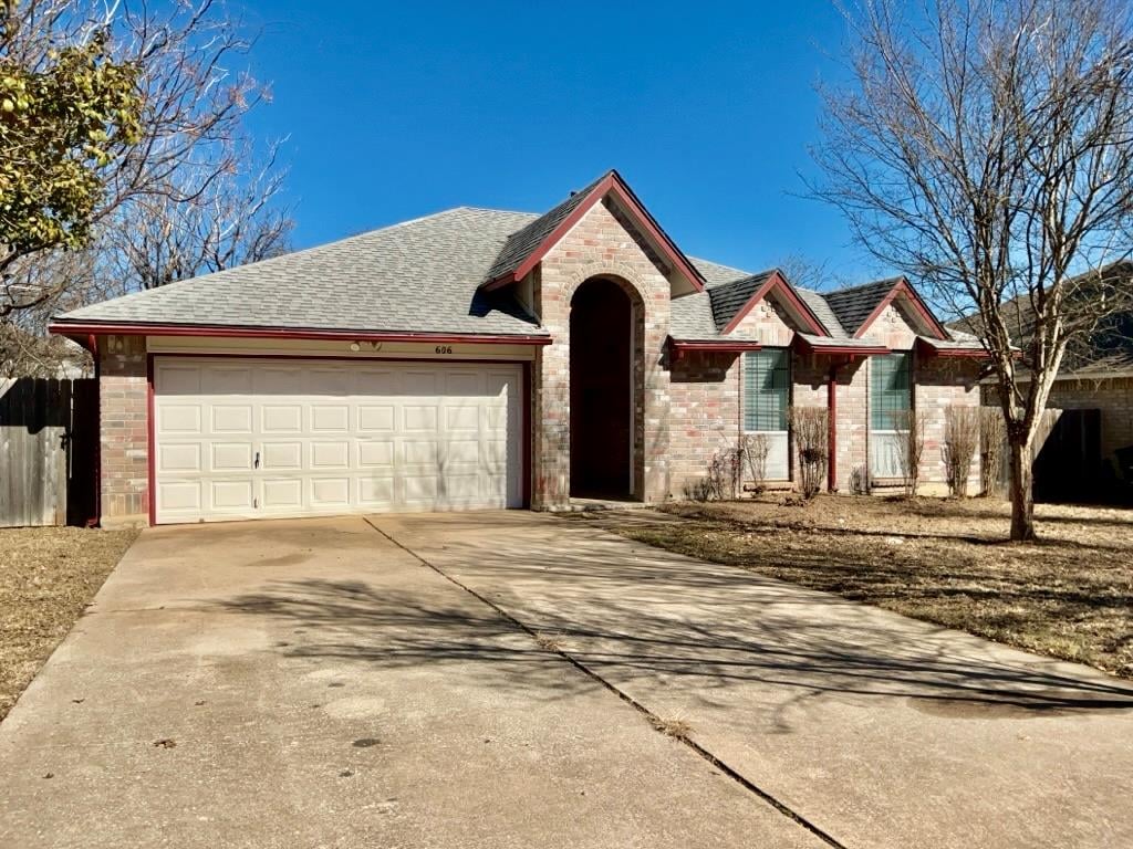View 606 Eaglecreek Dr in North Creek Sec 01 606 Eaglecreek Dr - property photo 1 - Luxury home in North Creek Sec 01, Leander, TX