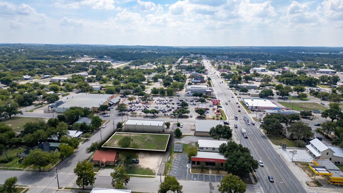 View 606 S Chestnut ST in Lampasas 606 S Chestnut ST, photo 1 of 7, Lampasas, Lampasas, TX