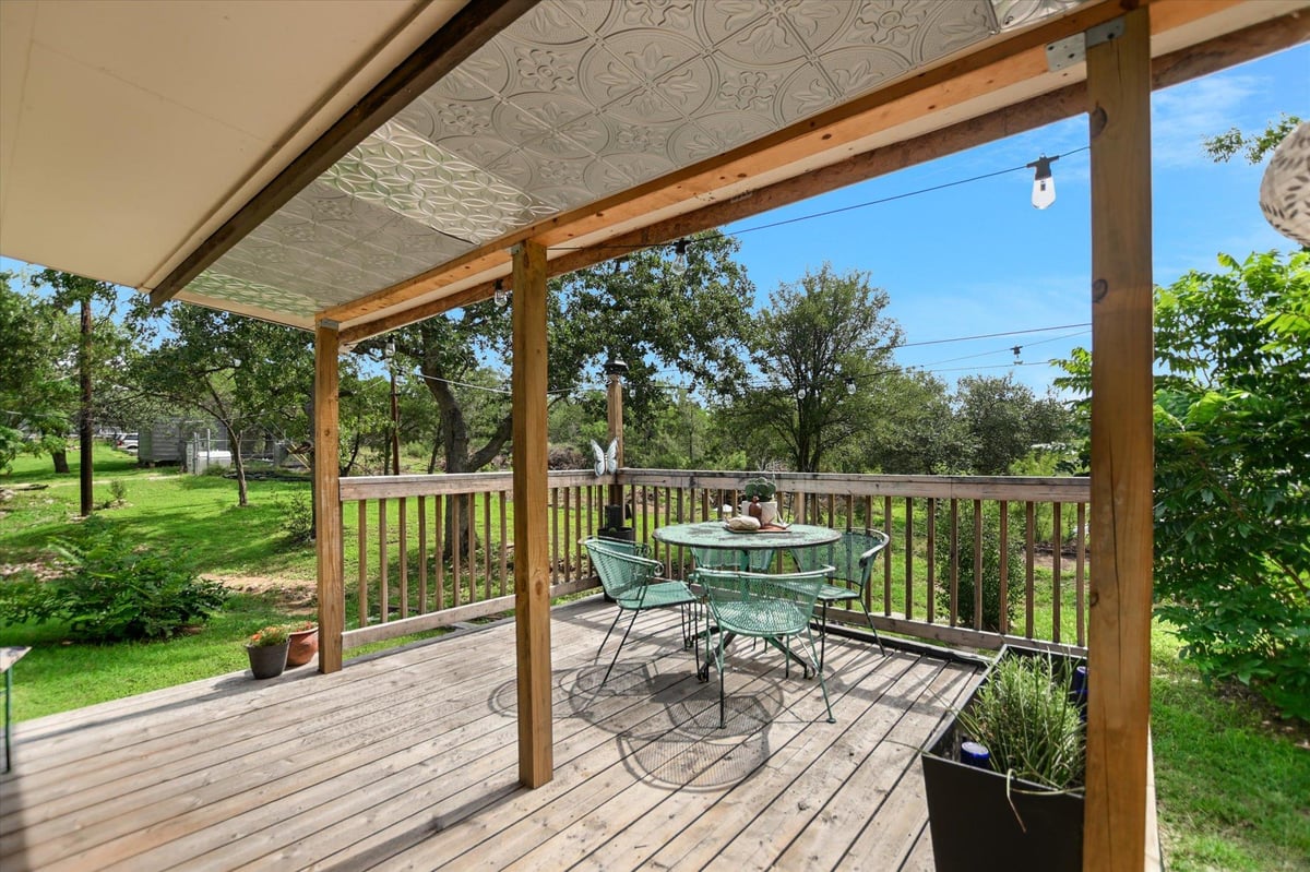 607 Driftwood Ln - front exterior - Luxury home in Scarlet Oaks, Cottonwood Shores, TX