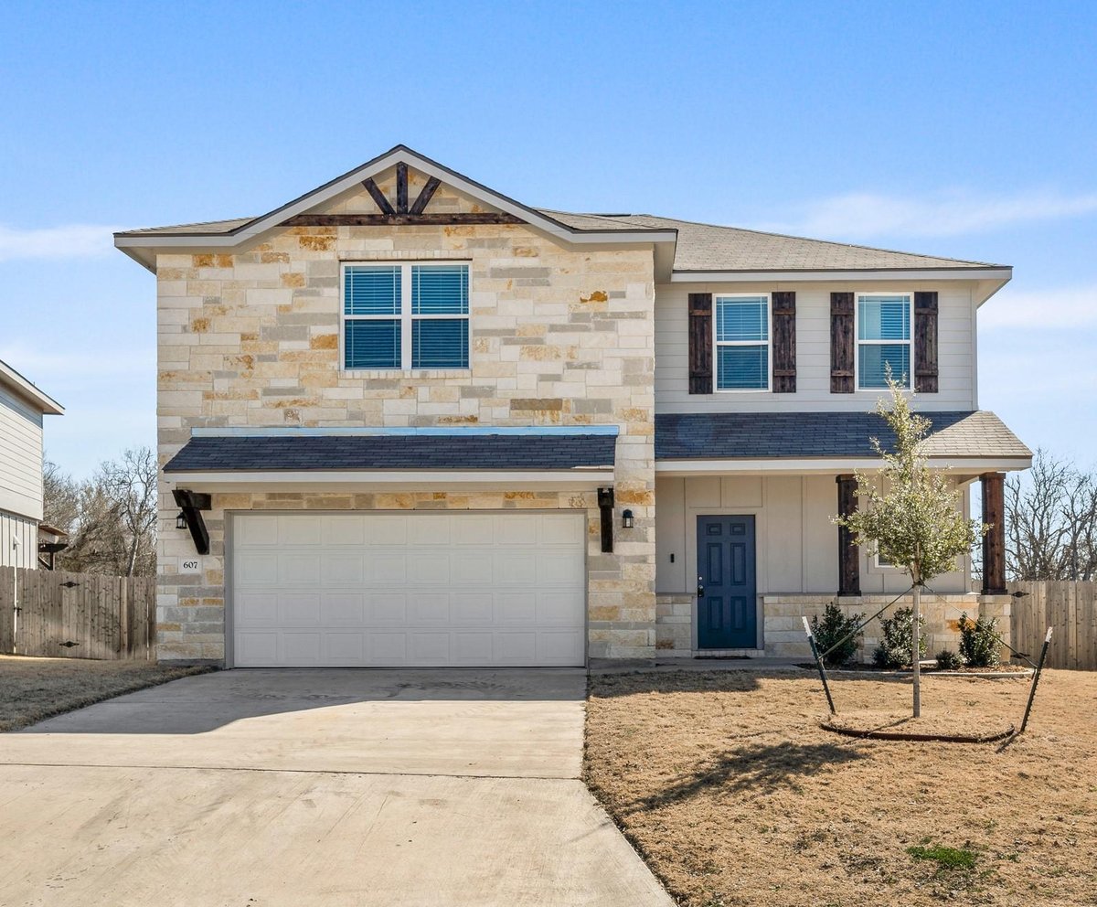 View 607 Friar Tuck Dr in FRIARS CREEK LANDING 607 Friar Tuck Dr - front exterior - Luxury home in FRIARS CREEK LANDING, Temple, TX