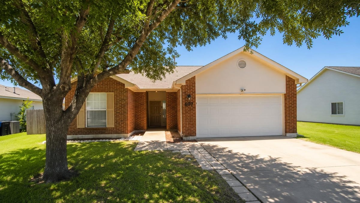 View 607 Morning Dove DR in Clarks Crossing Sec 03 607 Morning Dove DR - front exterior - Luxury home in Clarks Crossing Sec 03, Hutto, TX