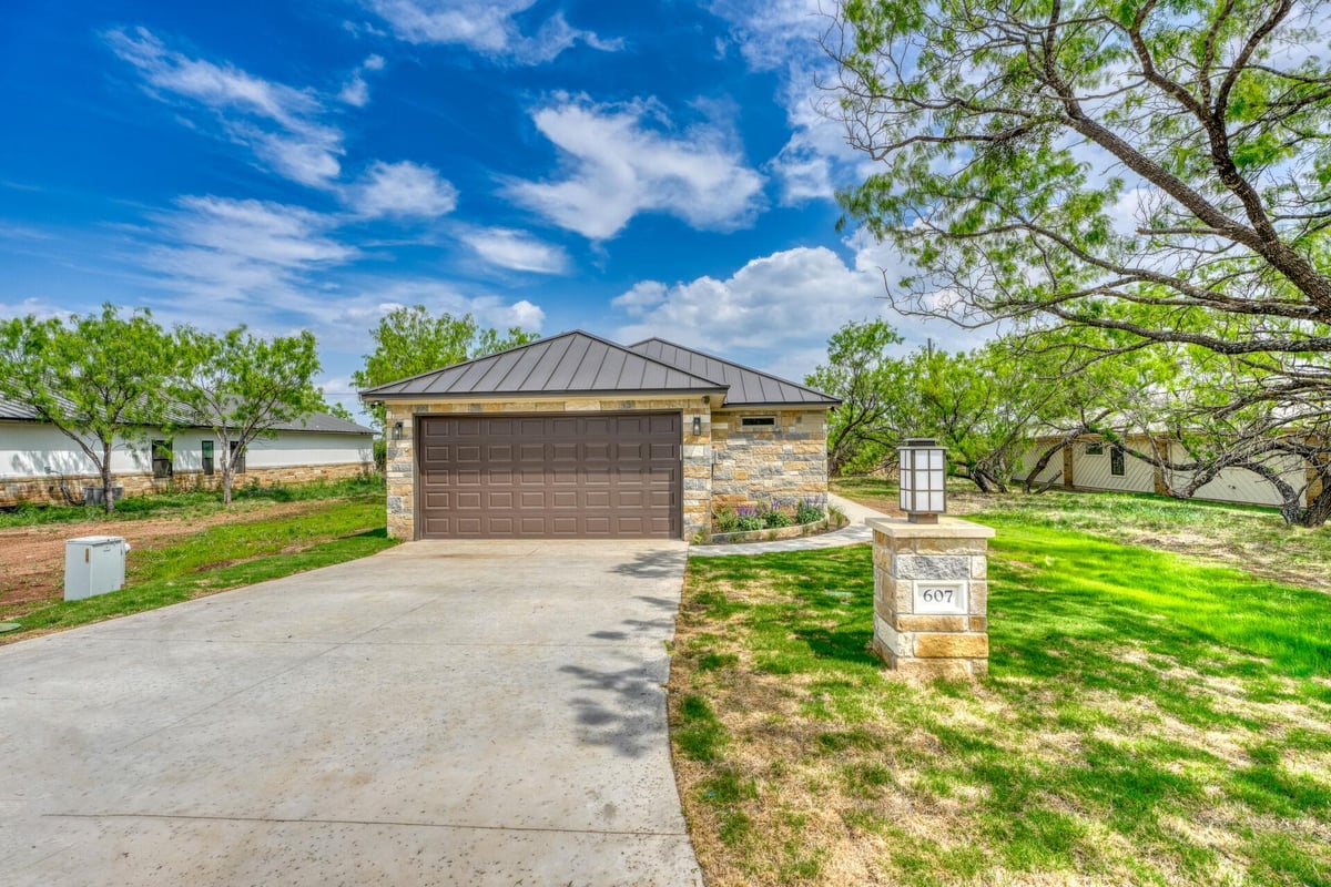 View 607 Sun Ray in Hsb 607 Sun Ray - front exterior - Luxury home in Hsb, Horseshoe Bay, TX