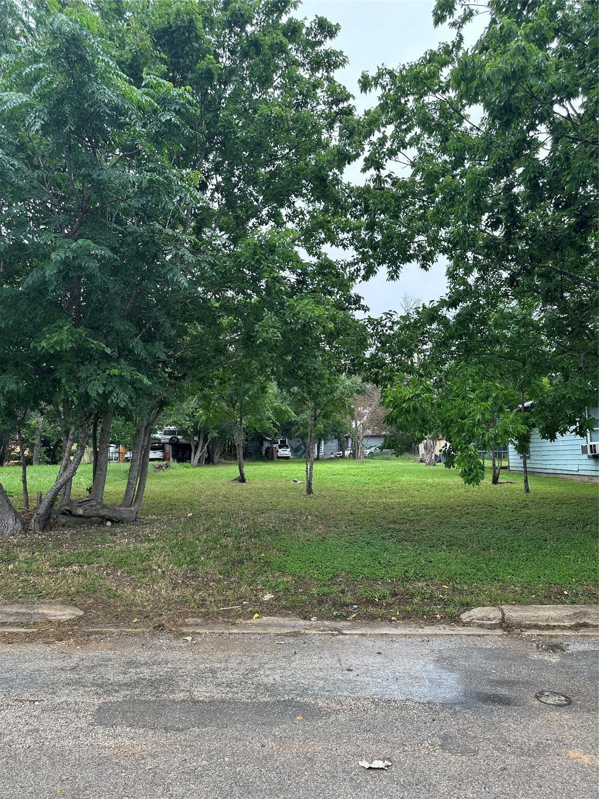 View 608 Lamar ST in O T Luling 608 Lamar ST - property photo 1 - Luxury lot in O T Luling, Luling, TX