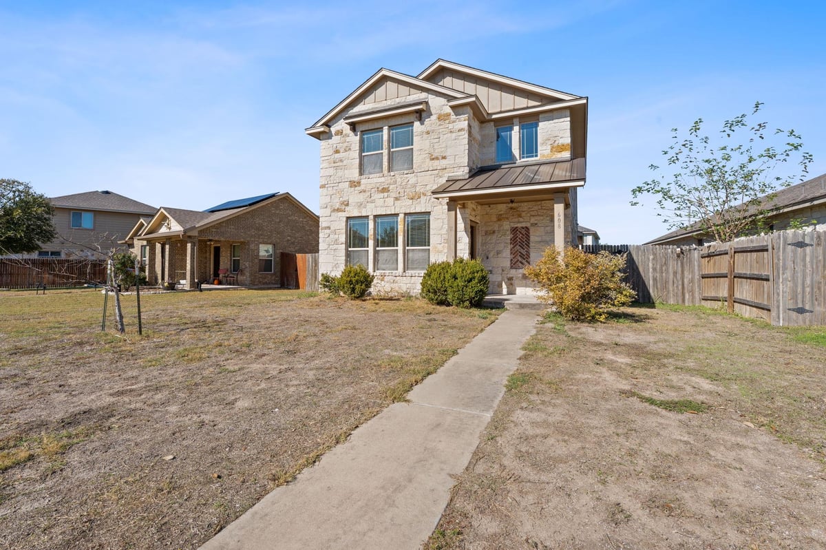 View 608 Palo Duro Loop in Warner Ranch Ph 2 Sec 1 608 Palo Duro Loop - front exterior - Luxury home in Warner Ranch Ph 2 Sec 1, Round Rock, TX