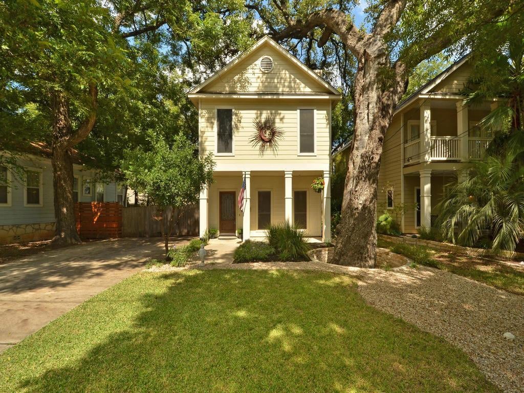 View 608 W Elizabeth St in South Heights 608 W Elizabeth St - front exterior - Luxury home in South Heights, Austin, TX