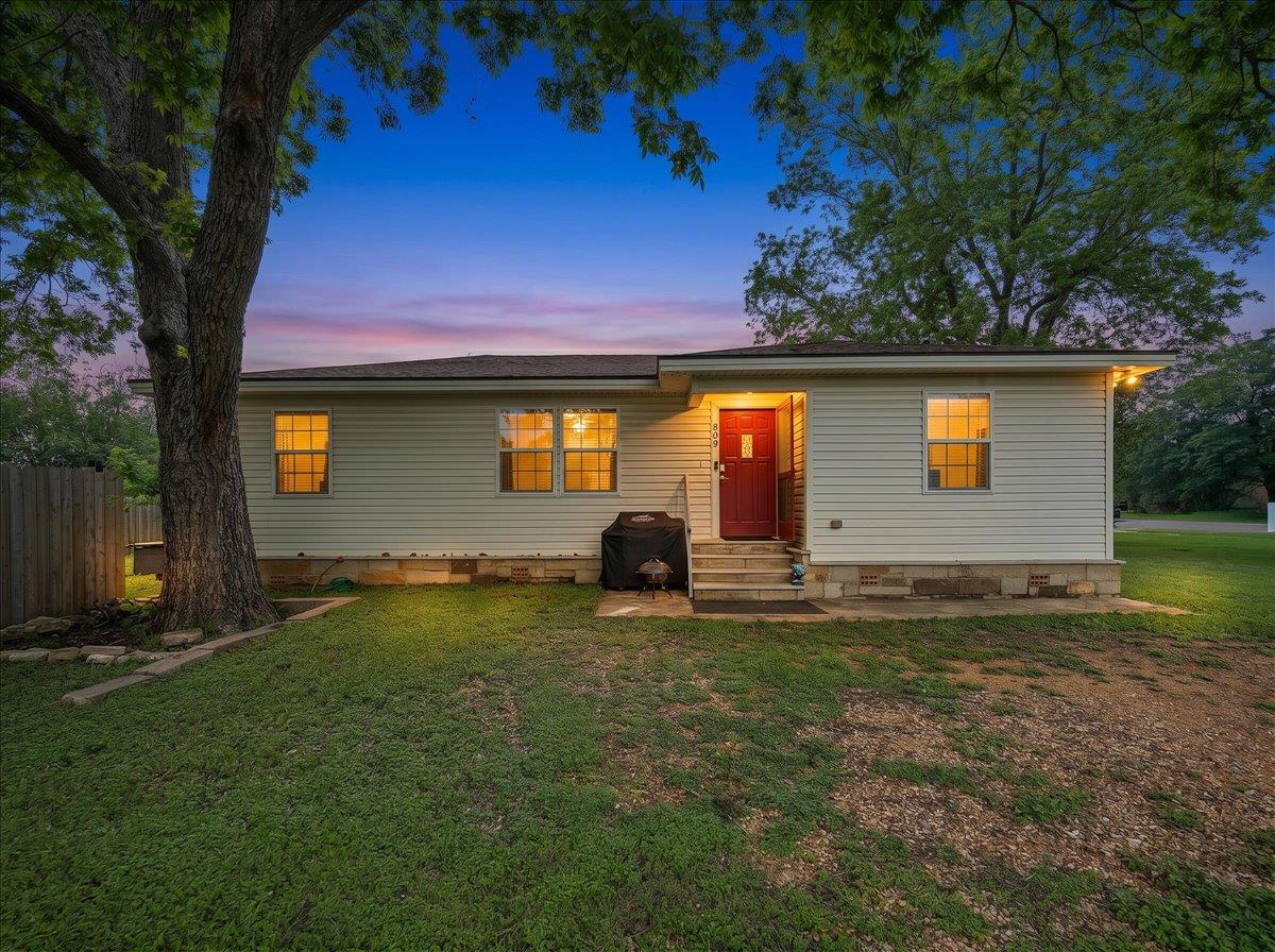 View 608 Washington St in Eagleston 608 Washington St - front exterior - Luxury home in Eagleston, Smithville, TX