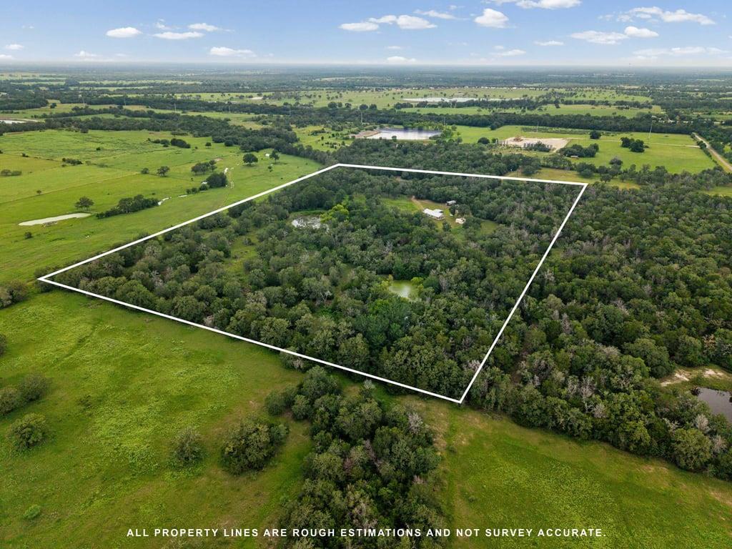 View 608 Whistleville RD in 252 PROSPER HOPE 608 Whistleville RD - property photo 1 - Luxury home in 252 PROSPER HOPE, Flatonia, TX