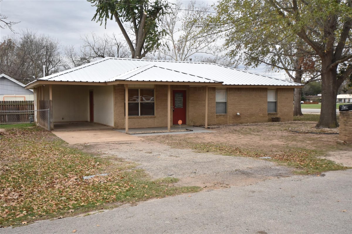 View 608 Wilkes St in Byrne 608 Wilkes St - front exterior - Luxury home in Byrne, Smithville, TX