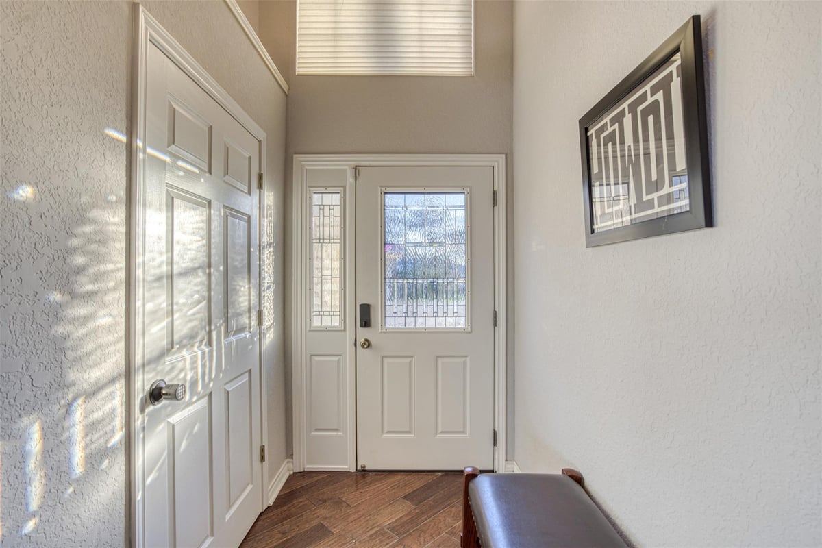 Primary bedroom at 609 E Briarway Dr - 3 bed 2 bath home