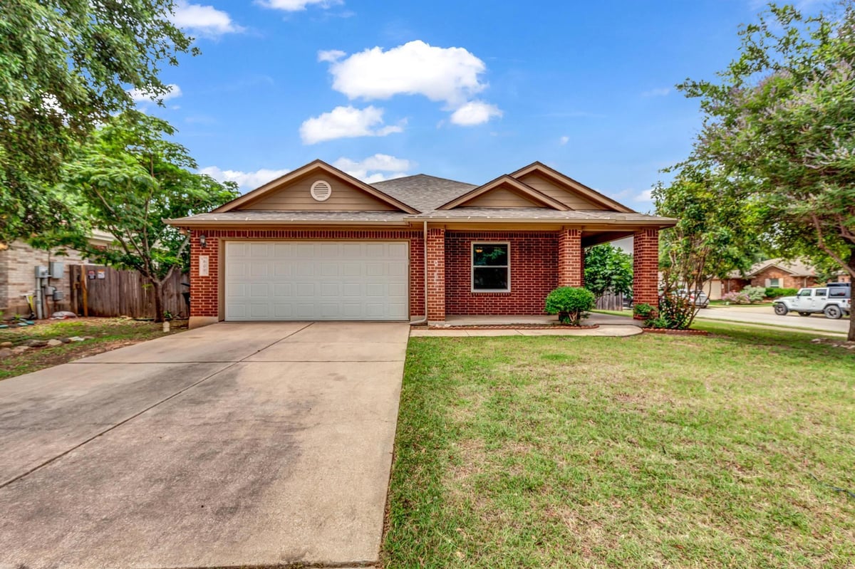 View 609 Golden Gate DR in Horizon Park Sec 6 609 Golden Gate DR - front exterior - Luxury home in Horizon Park Sec 6, Leander, TX