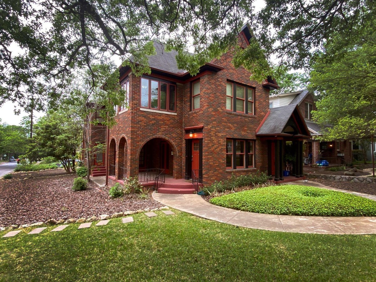 View 609 Texas in Harpers 609 Texas - property photo 1 - Luxury home in Harpers, Austin, TX