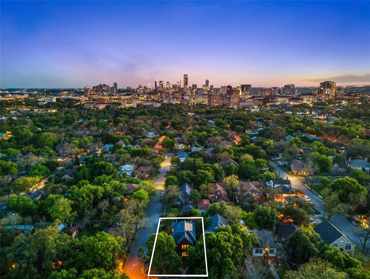 View 609 Texas Ave in Harpers 609 Texas Ave - property photo 1 - Luxury home in Harpers, Austin, TX