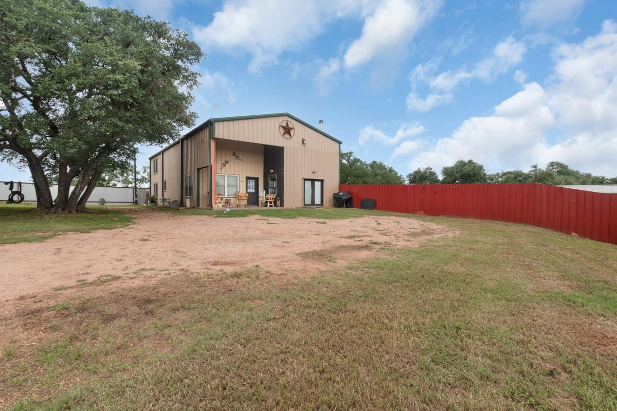 View 609 W Leon St in North 609 W Leon St - property photo 1 - Luxury home in North, Llano, TX