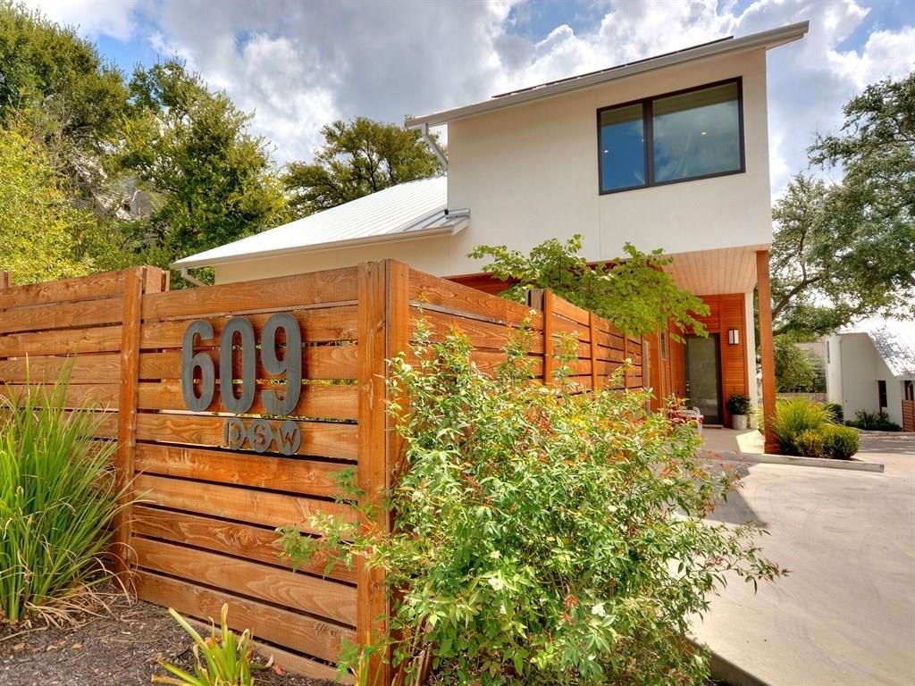 View 609 W Lynn St Unit #1 in MLS Area 1B 609 W Lynn St Unit #1 - property photo 1 - Luxury home in MLS Area 1B, Austin, TX