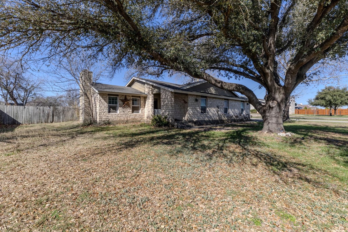 Living area at 61 Family-A Cir - Family, Hutto, TX