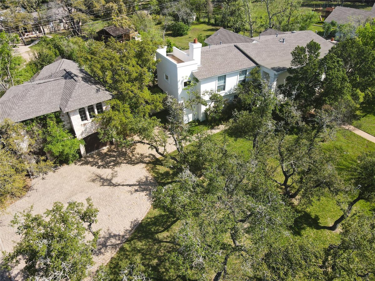 View 610 Canyon Rim DR in Camelot 610 Canyon Rim DR - property photo 1 - Luxury home in Camelot, Austin, TX