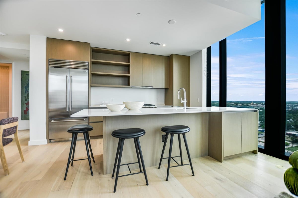 Primary bedroom at 610 Davis St Unit #1902 - 3 bed 3 bath home