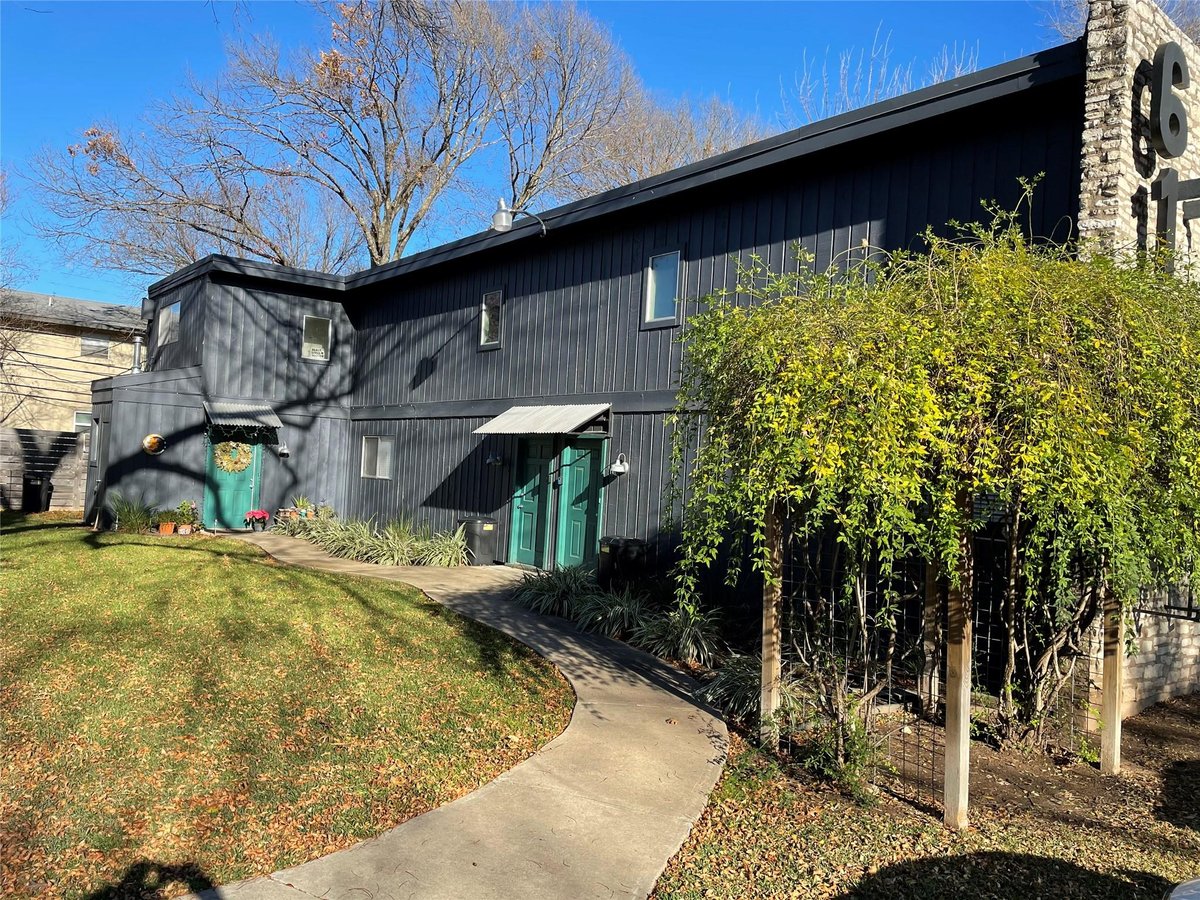 View 610 Franklin BLVD Unit #B in Northfield Add 610 Franklin BLVD Unit #B - property photo 1 - Luxury home in Northfield Add, Austin, TX