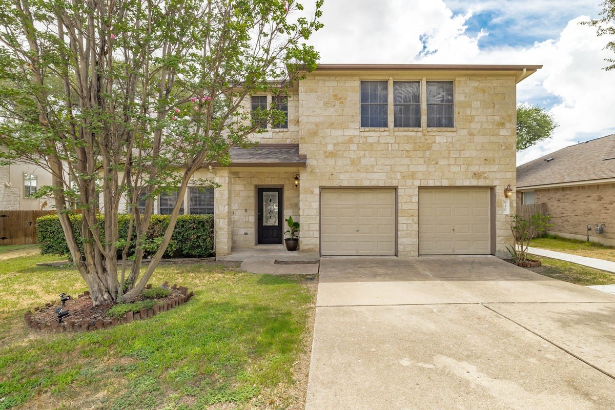 View 610 Haleys CV in Horizon Park Sec 2 610 Haleys CV - front exterior - Luxury home in Horizon Park Sec 2, Leander, TX