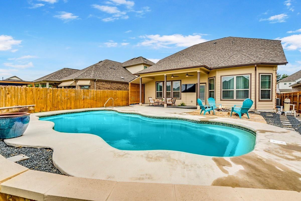 View 610 Stonewood LN in White Oak Preserve Sec Four 610 Stonewood LN - front exterior - Luxury home in White Oak Preserve Sec Four, Buda, TX